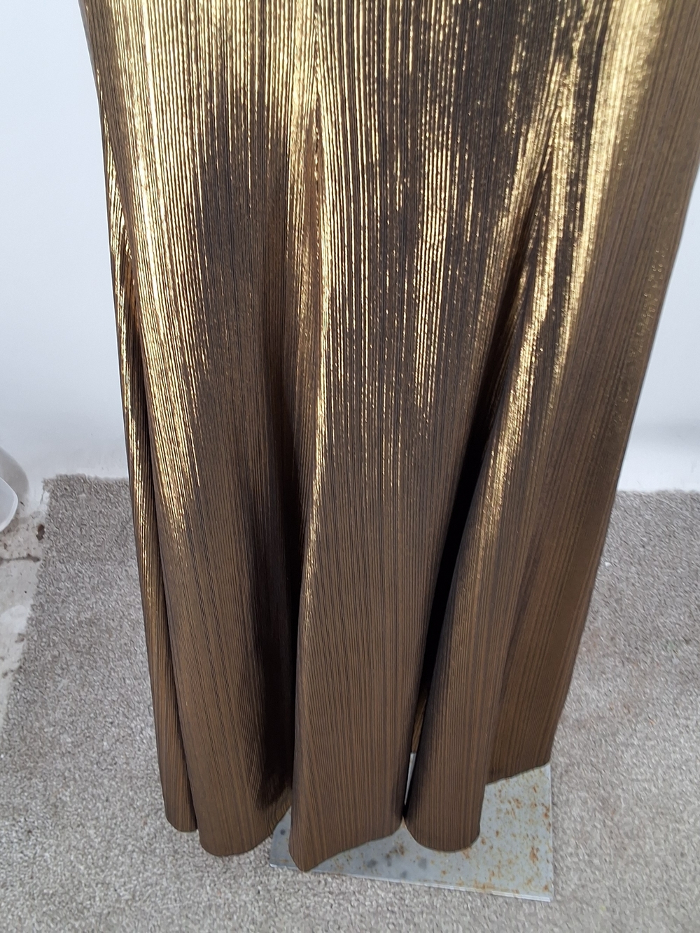 Mac Duggal Gold Sequin V-Neck Maxi Gown - Picture 7 of 11